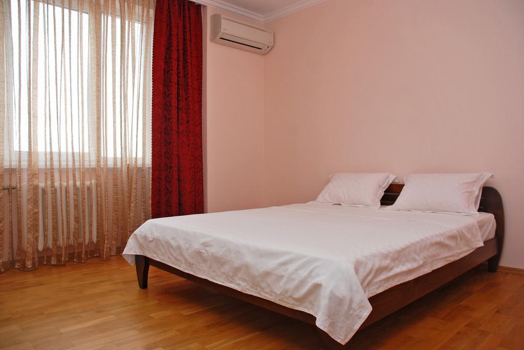 Kiev Pozniaky Apartment Room photo